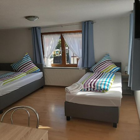 Gaestehaus Pension Waldhorn Weilen unter den Rinnen Екстер'єр фото