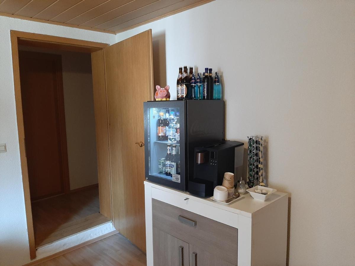 Gaestehaus Pension Waldhorn Weilen unter den Rinnen Екстер'єр фото