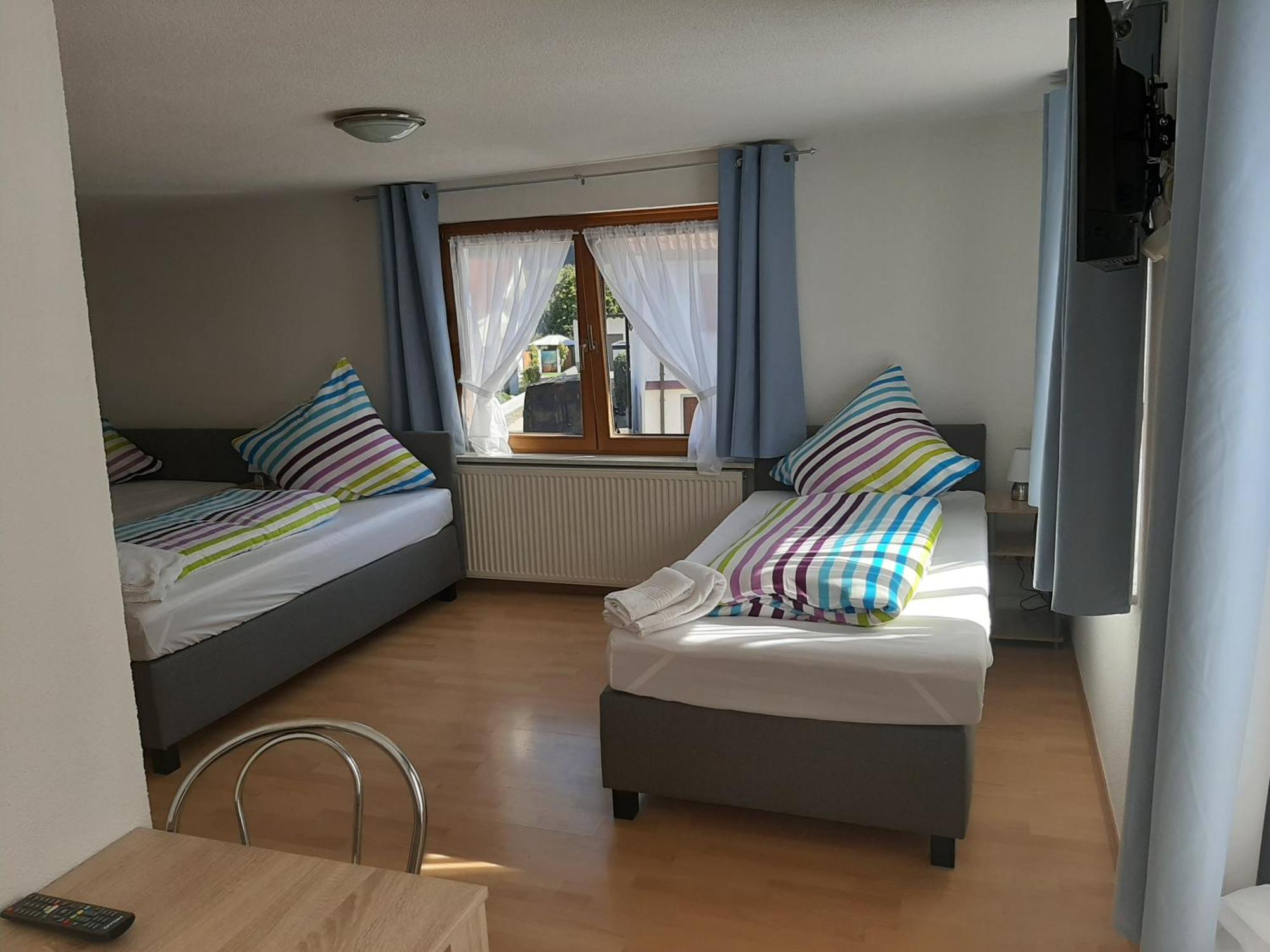 Gaestehaus Pension Waldhorn Weilen unter den Rinnen Екстер'єр фото