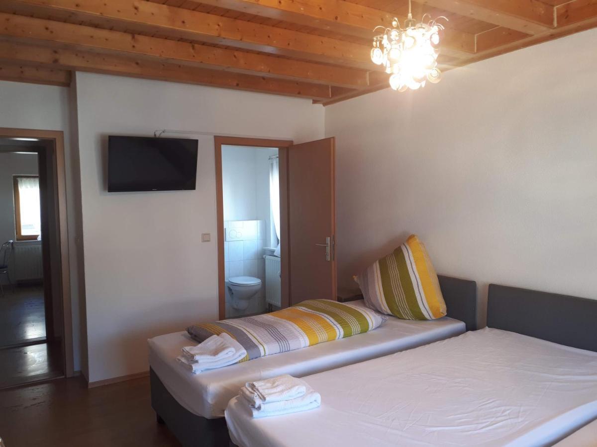 Gaestehaus Pension Waldhorn Weilen unter den Rinnen Екстер'єр фото