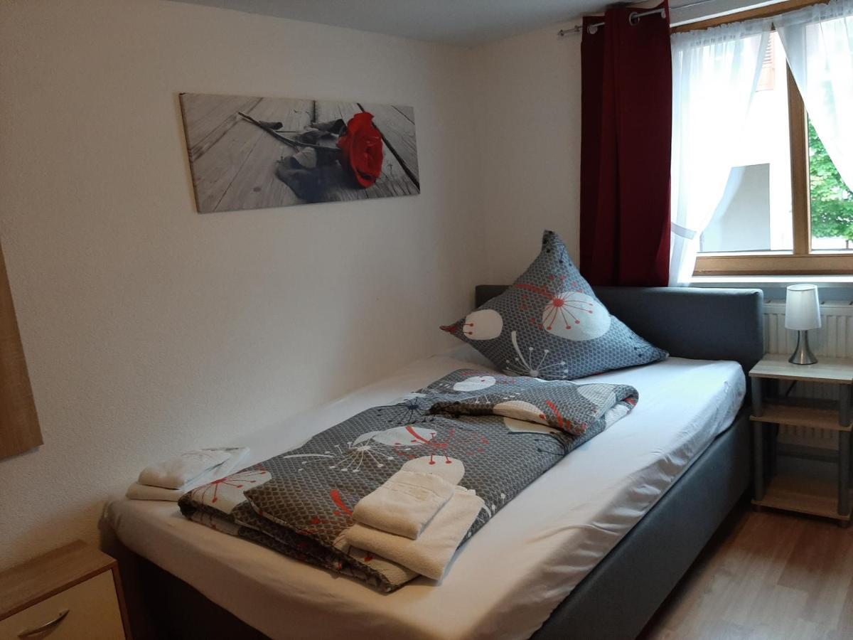 Gaestehaus Pension Waldhorn Weilen unter den Rinnen Екстер'єр фото