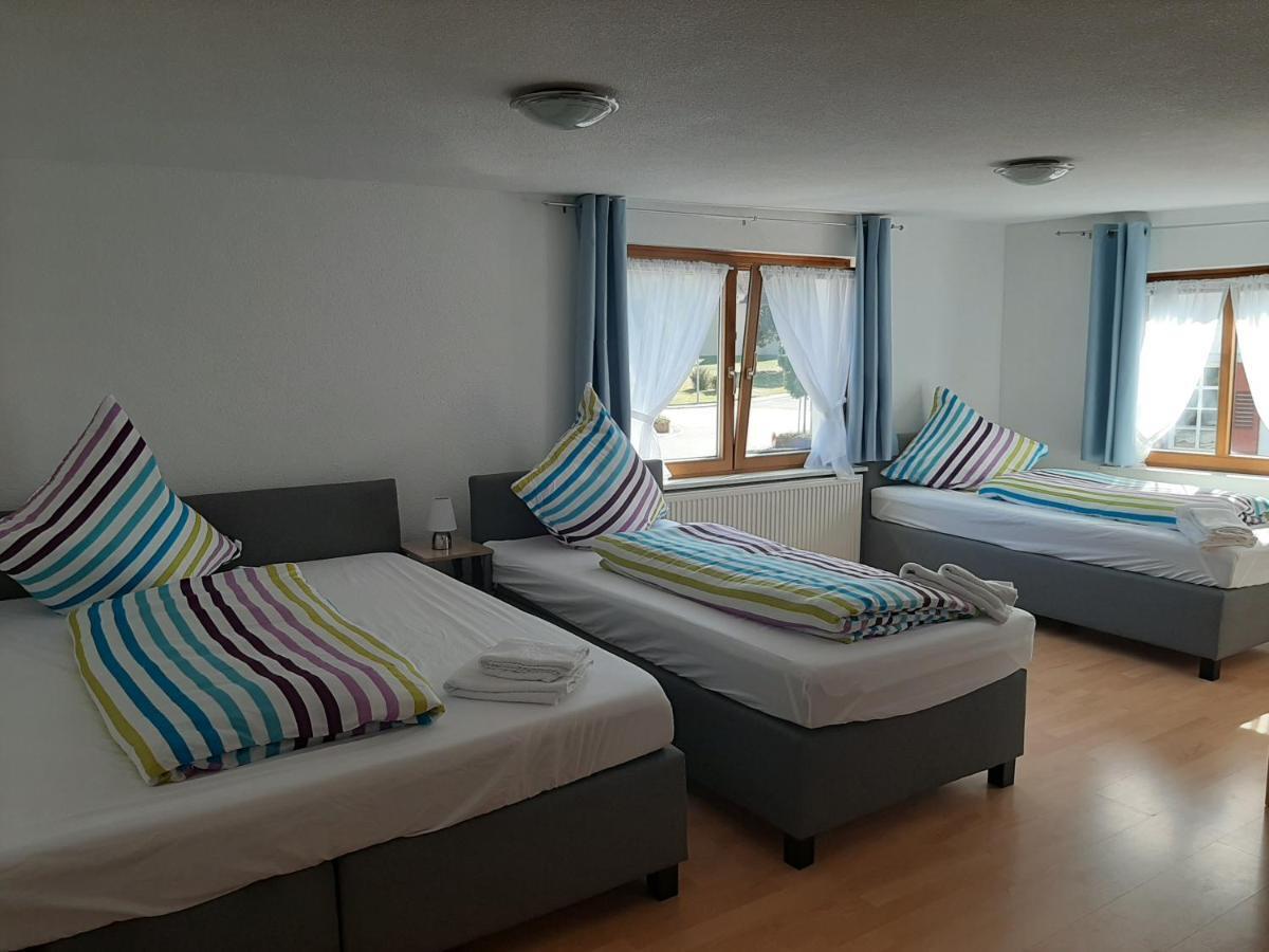 Gaestehaus Pension Waldhorn Weilen unter den Rinnen Екстер'єр фото