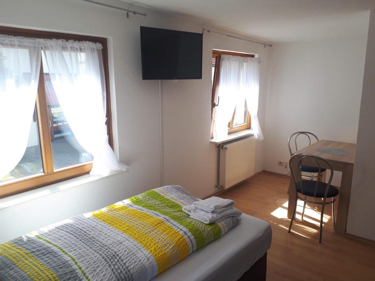 Gaestehaus Pension Waldhorn Weilen unter den Rinnen Екстер'єр фото