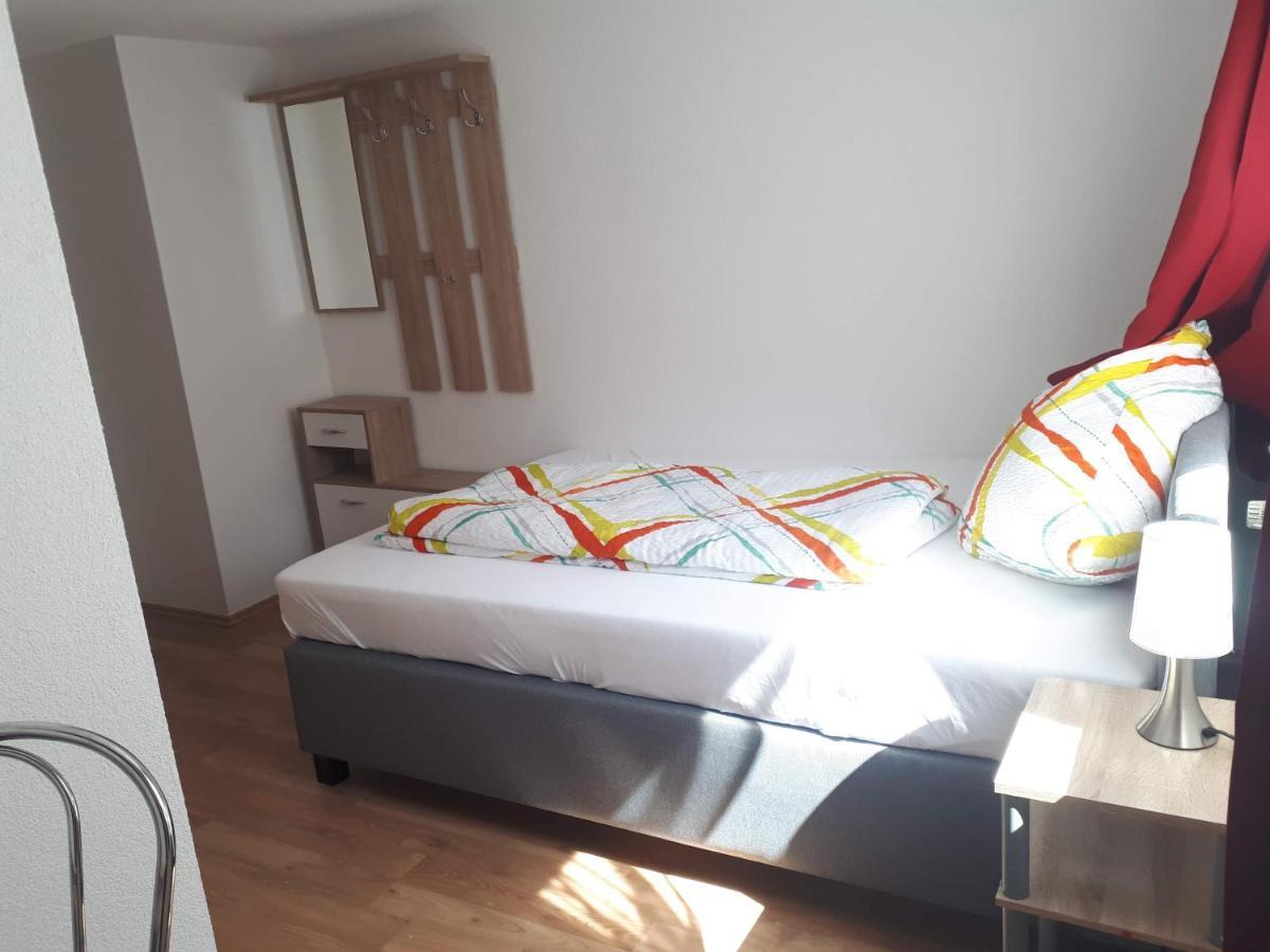 Gaestehaus Pension Waldhorn Weilen unter den Rinnen Екстер'єр фото