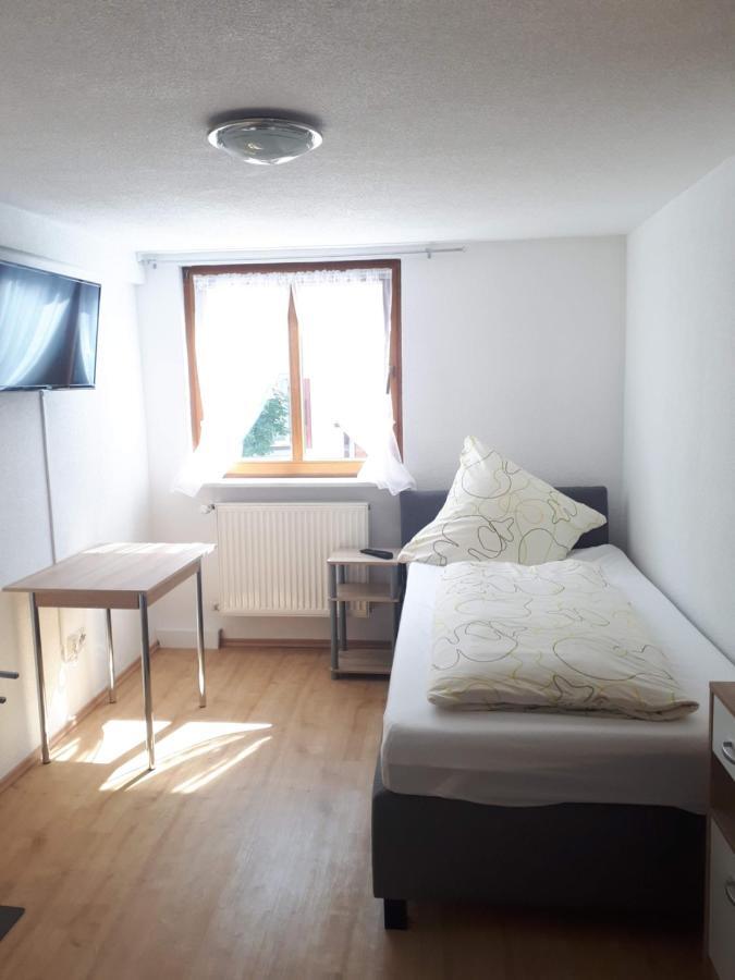 Gaestehaus Pension Waldhorn Weilen unter den Rinnen Екстер'єр фото